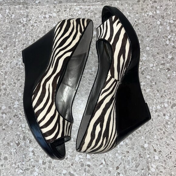 Bandolino Zebra Striped Peep Toe Wedge Heel Womens 11M Leather Fur Minor Flaws - Picture 7 of 16
